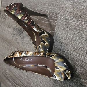 Aldo Lindemuth Satin Peep Toe  Platform Heels Sz 36